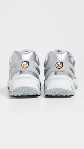 Nike Women's Air Max Dn8 Sneakers, Wolf Grey/MTLC Silver/Off White, 9 Medium US