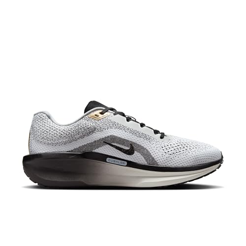 Nike Winflo 11 SE Men's Road Running Shoes (HQ7975-100, White/Metallic Gold/Light Smoke Grey/Black) Size 9