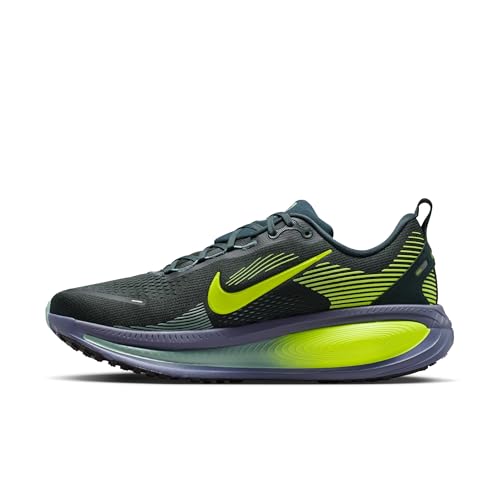 Nike Men's Vomero 18 Seaweed/Volt/Cannon/Sanded Purple 8 Medium