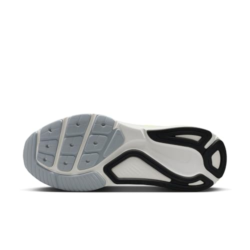 Nike Men's Structure 26 Sneaker, Summit White/Black/Volt/Total Orange, 7