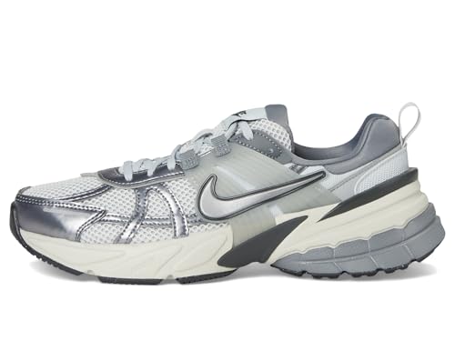 Nike Womens V2K Run Pure Platinum/Metallic Cool Grey/Wolf Grey 8 Medium