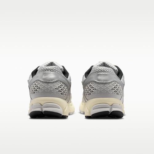 Nike Zoom Vomero 5 Men's Shoes (Gray Fog/Metallic Silver/Coconut Milk/Chrome) Size 10
