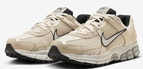 WMNS Nike Zoom Vomero 5 (Pearl White/Chrome-Light Bone)