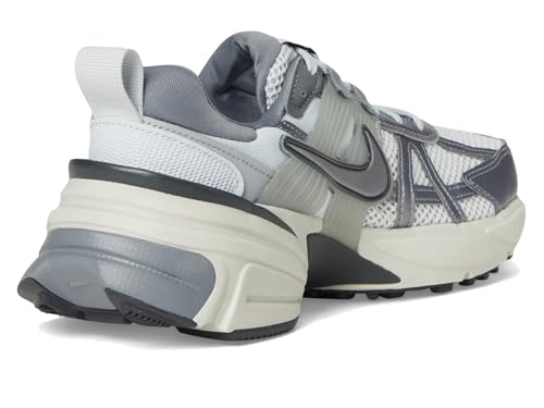 Nike Womens V2K Run Pure Platinum/Metallic Cool Grey/Wolf Grey 8 Medium