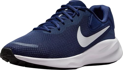 Nike Men's Revolution 7Sneaker