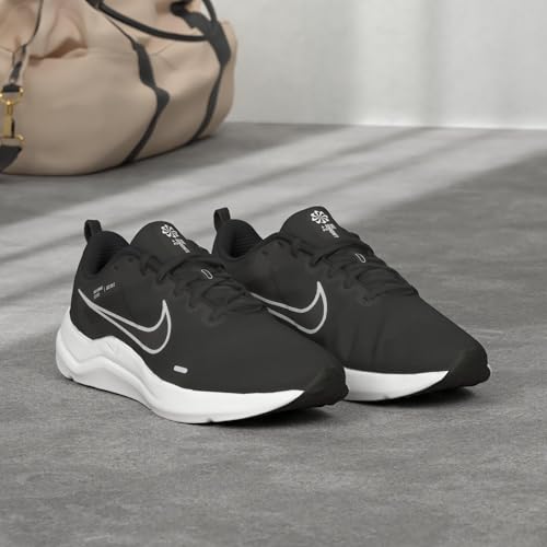 Nike Downshifter 12 Men's Road Running Shoe Running Shoes for Men, Black, 7 UK (Narrow)