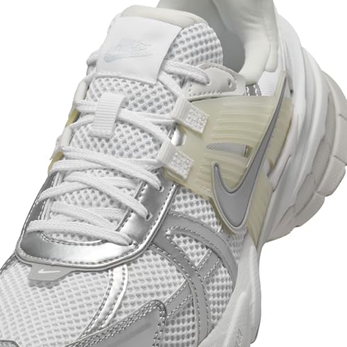 Nike V2K Run Womens Fd0736 - White Metallic Silver 104