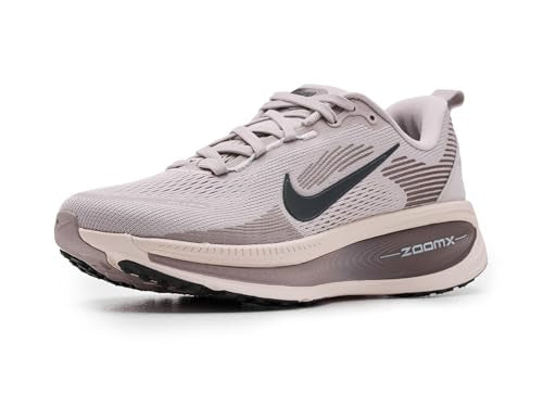 Nike Womens Vomero 18 Particle Rose/Off Noir/Silt Red/Tattoo 7 Medium