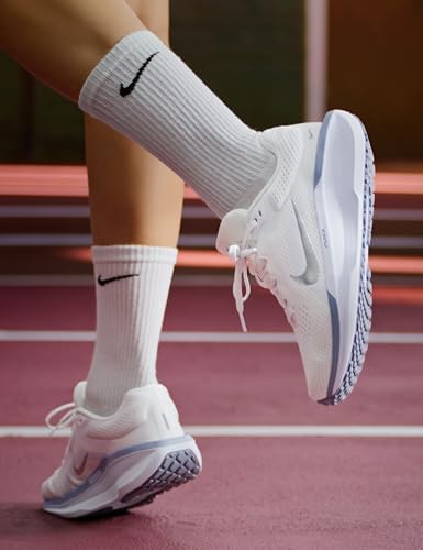 Nike Women's Winflo 11 Road Running Shoes, Summit White/Metallic Silver, 9.5