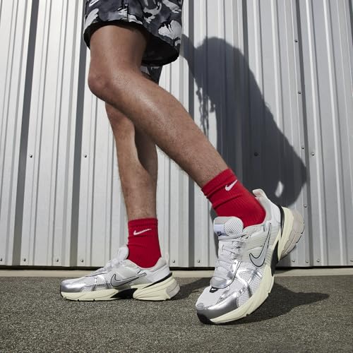 Nike V2K Run Shoes (HJ4497-100, Summit White/Pure Platinum/Light Iron Ore) Size 7
