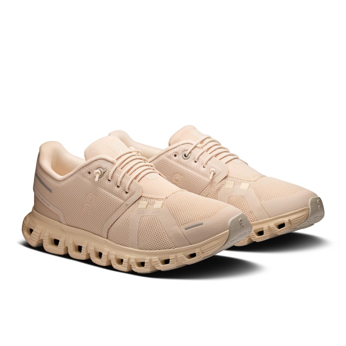 On Womens Cloud 6 Sand/Sand 9.5 Medium