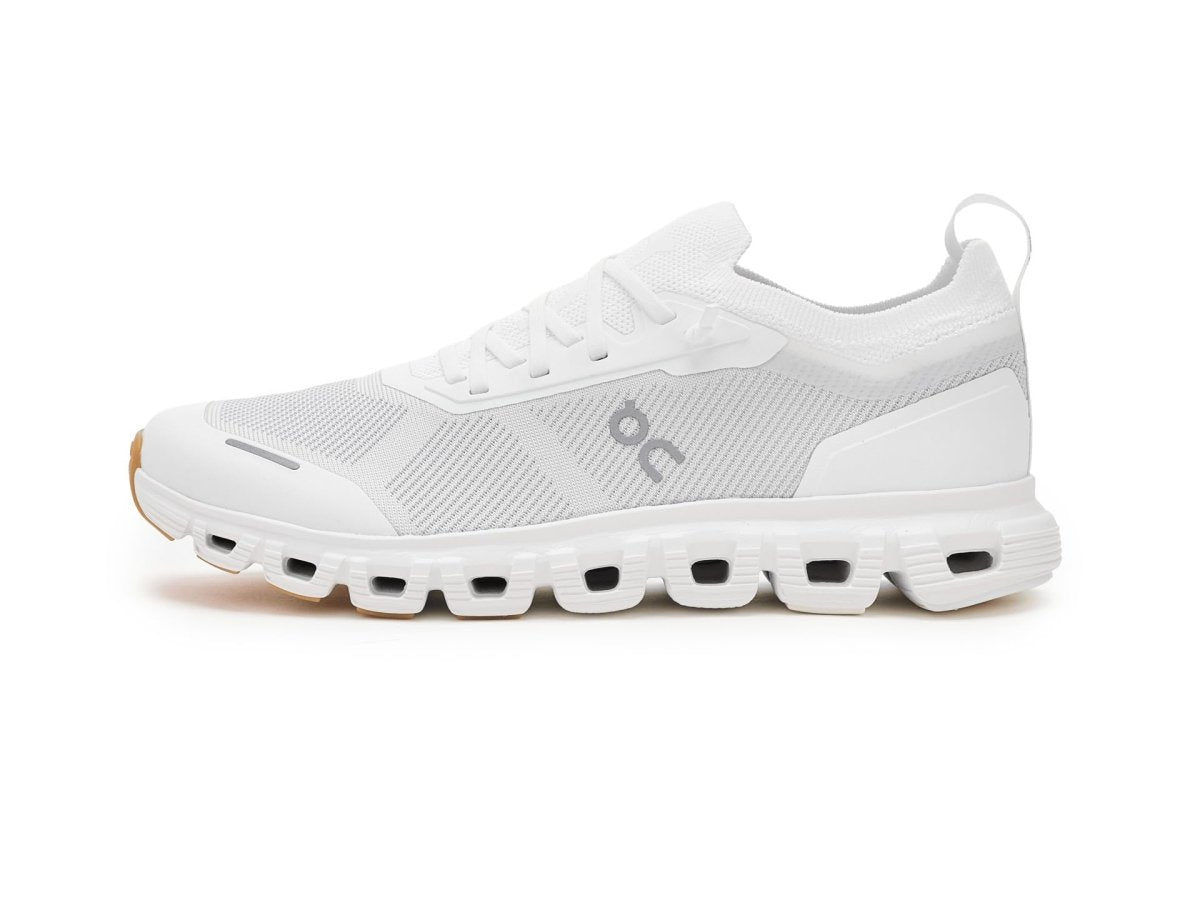 On Womens Cloud 6 Versa White/White 10 M