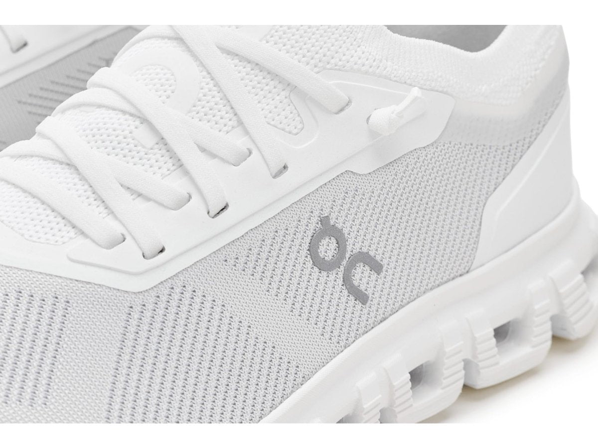 On Womens Cloud 6 Versa White/White 10 M