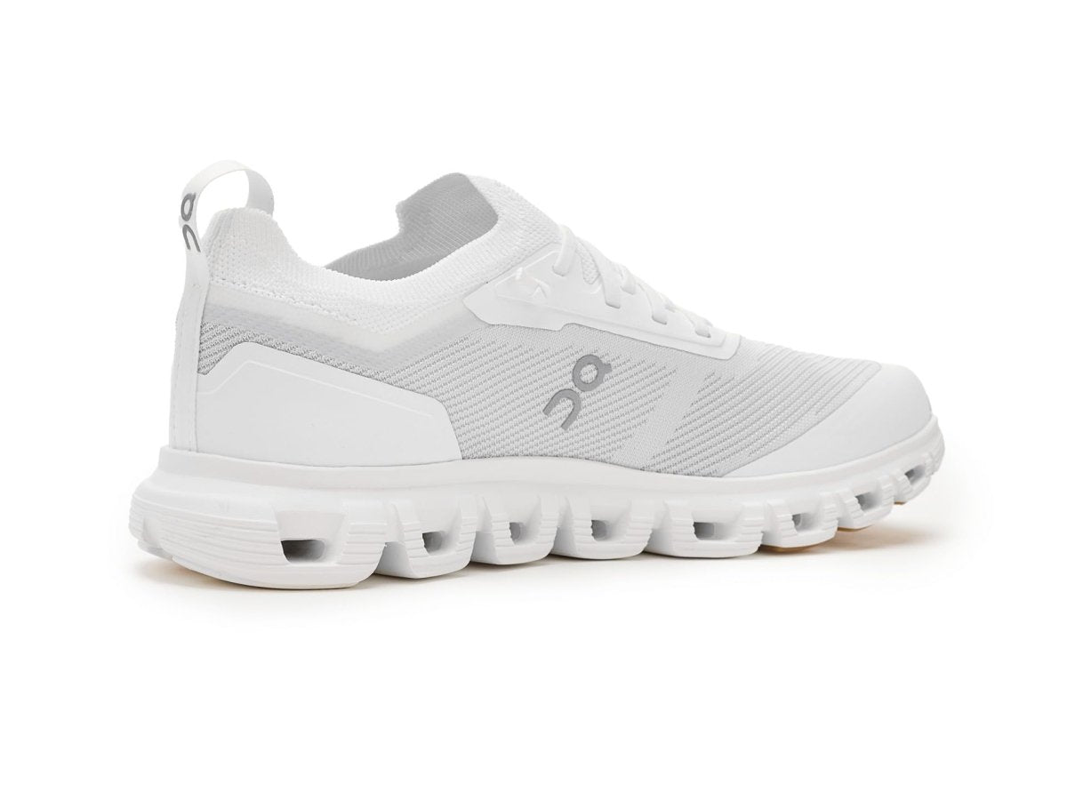 On Womens Cloud 6 Versa White/White 10 M