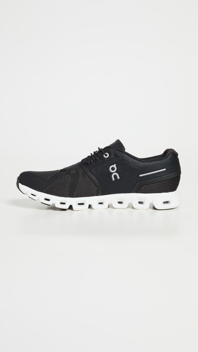 On - Women's Women's Cloud 5 Sneakers, Black/White, 6 Medium US
