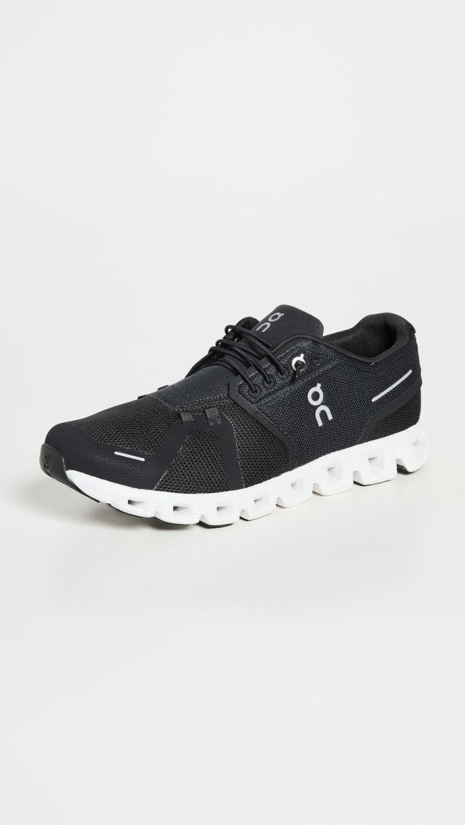 On - Women's Women's Cloud 5 Sneakers, Black/White, 6 Medium US